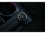 Volkswagen Touareg 3.0 TSi eHybrid 4MOTION R design | Luchtvering | Panoramisch schuifdak | Adaptieve Cruise Control | Head-up display | Soft close portieren | Leder "Puglia" "R-logo' zwart/ blauwe stikking |