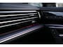 Volkswagen Touareg 3.0 TSi eHybrid 4MOTION R design | Luchtvering | Panoramisch schuifdak | Adaptieve Cruise Control | Head-up display | Soft close portieren | Leder "Puglia" "R-logo' zwart/ blauwe stikking |