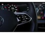 Volkswagen Touareg 3.0 TSi eHybrid 4MOTION R design | Luchtvering | Panoramisch schuifdak | Adaptieve Cruise Control | Head-up display | Soft close portieren | Leder "Puglia" "R-logo' zwart/ blauwe stikking |