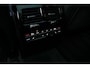 Volkswagen Touareg 3.0 TSi eHybrid 4MOTION R design | Luchtvering | Panoramisch schuifdak | Adaptieve Cruise Control | Head-up display | Soft close portieren | Leder "Puglia" "R-logo' zwart/ blauwe stikking |