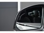 Volvo XC40 B4 Plus Dark | Panoramadak | Trekhaak | Verwarmbare voorstoelen, stuurwiel en voorruit | Premium audio by Harman Kardon | Apple carplay/Anrdoid auto | Adaptieve cruise control