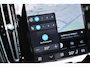 Volvo XC40 B4 Plus Dark | Panoramadak | Trekhaak | Verwarmbare voorstoelen, stuurwiel en voorruit | Premium audio by Harman Kardon | Apple carplay/Anrdoid auto | Adaptieve cruise control