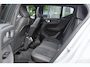 Volvo XC40 B4 Plus Dark | Panoramadak | Trekhaak | Verwarmbare voorstoelen, stuurwiel en voorruit | Premium audio by Harman Kardon | Apple carplay/Anrdoid auto | Adaptieve cruise control