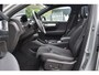 Volvo XC40 B4 Plus Dark | Panoramadak | Trekhaak | Verwarmbare voorstoelen, stuurwiel en voorruit | Premium audio by Harman Kardon | Apple carplay/Anrdoid auto | Adaptieve cruise control