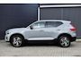 Volvo XC40 B4 Plus Dark | Panoramadak | Trekhaak | Verwarmbare voorstoelen, stuurwiel en voorruit | Premium audio by Harman Kardon | Apple carplay/Anrdoid auto | Adaptieve cruise control