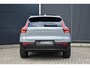 Volvo XC40 B4 Plus Dark | Panoramadak | Trekhaak | Verwarmbare voorstoelen, stuurwiel en voorruit | Premium audio by Harman Kardon | Apple carplay/Anrdoid auto | Adaptieve cruise control