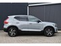 Volvo XC40 B4 Plus Dark | Panoramadak | Trekhaak | Verwarmbare voorstoelen, stuurwiel en voorruit | Premium audio by Harman Kardon | Apple carplay/Anrdoid auto | Adaptieve cruise control