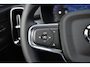 Volvo XC40 B4 Plus Dark | Panoramadak | Trekhaak | Verwarmbare voorstoelen, stuurwiel en voorruit | Premium audio by Harman Kardon | Apple carplay/Anrdoid auto | Adaptieve cruise control