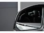 Volvo XC40 B4 Plus Dark | Panoramadak | Trekhaak | Verwarmbare voorstoelen, stuurwiel en voorruit | Premium audio by Harman Kardon | Apple carplay/Anrdoid auto | Adaptieve cruise control