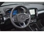Volvo XC40 B4 Plus Dark | Panoramadak | Trekhaak | Verwarmbare voorstoelen, stuurwiel en voorruit | Premium audio by Harman Kardon | Apple carplay/Anrdoid auto | Adaptieve cruise control