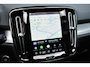 Volvo XC40 B4 Plus Dark | Panoramadak | Trekhaak | Verwarmbare voorstoelen, stuurwiel en voorruit | Premium audio by Harman Kardon | Apple carplay/Anrdoid auto | Adaptieve cruise control