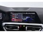BMW 3-Serie 320i High Executive (PANORAMADAK, DEALER ONDERHOUDEN, STUUR-/STOELVERWARMING, SFEERVERLICHTING)