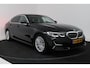 BMW 3-Serie 320i High Executive (PANORAMADAK, DEALER ONDERHOUDEN, STUUR-/STOELVERWARMING, SFEERVERLICHTING)