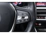 BMW 3-Serie 320i High Executive (PANORAMADAK, DEALER ONDERHOUDEN, STUUR-/STOELVERWARMING, SFEERVERLICHTING)