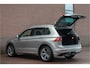 Volkswagen Tiguan 1.4 TSI Connected Series, 63.000km NAP, R-Line, Carplay, Lane Assist, PDC, Navigatie, DAB+.