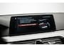 BMW 5-Serie Touring 520i High Executive Luxury Line NL-auto [ Adaptive Cruise Panoramadak Harman/Kardon El. Trekhaak 360 Camera ]