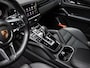 Porsche Cayenne 3.0 E-Hybrid Platinum Edition | SPORTDESIGN | SPORTCHRONO | PASM LUCHTVERING | PANORAMA/SCHUIF-KANTELDAK | INNODRIVE | 18-WEG STOELEN | HEAD-UP | ELEKTR.TREKHAAK | 22 INCH |