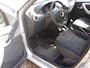 Dacia Sandero 1.6 Lauréate met airco + trekhaak apk  29-11-2026
