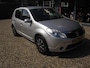 Dacia Sandero 1.6 Lauréate met airco + trekhaak apk  29-11-2026