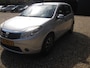 Dacia Sandero 1.6 Lauréate met airco + trekhaak apk  29-11-2026