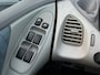 Nissan Almera Tino 2.0 Ambience Airco / Automaat