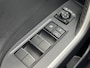 Toyota RAV4 2.5 Hybrid Dynamic AWD DYNAMIC 1650KG TREKGEW STOELVERW PARK-SENSOREN NAVI CAMERA APPLE/ANDROID LM-VELGEN