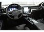 Volvo V60 B4 197PK Plus Dark | Schuifdak | Elektrische stoelen | Trekhaak