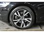 Volvo V60 B4 197PK Plus Dark | Trekhaak | Leder | Schuifdak |