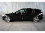 Volvo V60 B4 197PK Plus Dark | Trekhaak | Leder | Schuifdak |