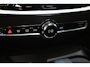 Volvo V60 B4 197PK Plus Dark | Trekhaak | Leder | Schuifdak |
