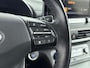 Hyundai Kona Electric EV Comfort Smart 64 kWh | SoH 95,5% | WLTP 484km | 3-fasen | Warmtepomp | Navigatie | Camera |
