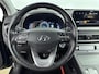 Hyundai Kona Electric EV Comfort Smart 64 kWh | SoH 95,5% | WLTP 484km | 3-fasen | Warmtepomp | Navigatie | Camera |