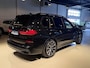 BMW X7 xDrive40i M-Pakket 7 Pers Panodak|Skylounge|Luchtvering Saphire Zwart!