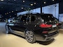 BMW X7 xDrive40i M-Pakket 7 Pers Panodak|Skylounge|Luchtvering Saphire Zwart!