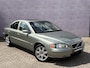 Volvo S60 2.4 Edition II Chrono | Unieke Kilometerstand! | Stoelverwarming | Schuif/Kanteldak | Trekhaak | Climate Control | Parkeersensoren | Gelaagd Glas