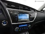 Toyota Auris Touring Sports 1.8 Hybrid (NAVIGATIE,PANORAMA,STOELVERWARMING,,BLUETOOTH,CAMERA,CLIMATE,CRUISE,KEYLESS,TREKHAAK)