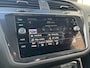 Volkswagen Tiguan Allspace 1.5 TSI R-Line 7p. / 7 PERSOONS/ AUTOMAAT/ 2X R-LINE/ DIGITAL DASH/ CRUISE/ NAVI/ APP-CONNECT/ PARK. SENSOREN + CAMERA/ CLIMA/ KEYLESS