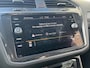 Volkswagen Tiguan Allspace 1.5 TSI R-Line 7p. / 7 PERSOONS/ AUTOMAAT/ 2X R-LINE/ DIGITAL DASH/ CRUISE/ NAVI/ APP-CONNECT/ PARK. SENSOREN + CAMERA/ CLIMA/ KEYLESS