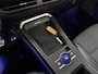 Volkswagen T-Roc 1.5 eTsi R-Line First Edition | H&K | Trekhaak | Pano | Black-style | Licht-pakket (IQ.Light)