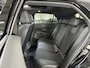 Volkswagen T-Roc 1.5 eTsi R-Line First Edition | H&K | Trekhaak | Pano | Black-style | Licht-pakket (IQ.Light)