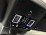 Volkswagen T-Roc 1.5 eTsi R-Line First Edition | Trekhaak | Pano | Black-style | Licht-pakket (IQ.Light)