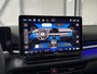 Volkswagen T-Roc 1.5 eTsi R-Line First Edition | Trekhaak | Pano | Black-style | Licht-pakket (IQ.Light)