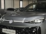 Volkswagen T-Roc 1.5 eTsi R-Line First Edition | Trekhaak | Pano | Black-style | Licht-pakket (IQ.Light)