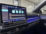 Volkswagen T-Roc 1.5 eTsi R-Line First Edition | Trekhaak | Pano | Black-style | Licht-pakket (IQ.Light)