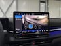 Volkswagen T-Roc 1.5 eTsi R-Line First Edition | Trekhaak | Pano | Black-style | Licht-pakket (IQ.Light)