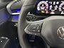 Volkswagen T-Roc 1.5 eTsi R-Line First Edition | Trekhaak | Pano | Black-style | Licht-pakket (IQ.Light)