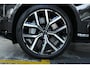 Volvo EX90 Twin Motor Ultra 7p. 106 kWh | Elektrochromatisch panoramadak | Bowers & Wilkins Premium Audio | Luchtvering en automatische niveauregeling | 22" 5-Y Spaaks Glossy Black Diamond Cut velgen | Nappaleer met ventilatie | Parkeersensoren voor + achter | Pilot Assist | 360° Parkeercamera