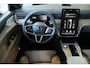 Volvo EX90 Twin Motor Ultra 7p. 106 kWh | Elektrochromatisch panoramadak | Bowers & Wilkins Premium Audio | Luchtvering en automatische niveauregeling | 22" 5-Y Spaaks Glossy Black Diamond Cut velgen | Nappaleer met ventilatie | Parkeersensoren voor + achter | Pilot Assist | 360° Parkeercamera
