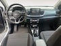 Kia Stonic 1.0i Turbo DynamicLine Automaat | Two-tone lak | Apple Carplay / Android Auto | Airco | Elektrische ramen | Camera | Parkeersensoren | Lichtmetalen velgen |