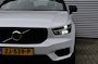 Volvo XC40 2.0 T4 R-DESIGN / STOEL+STW VERW. / EL. A-KLEP / EL. WEGKLAP TREKHAAK